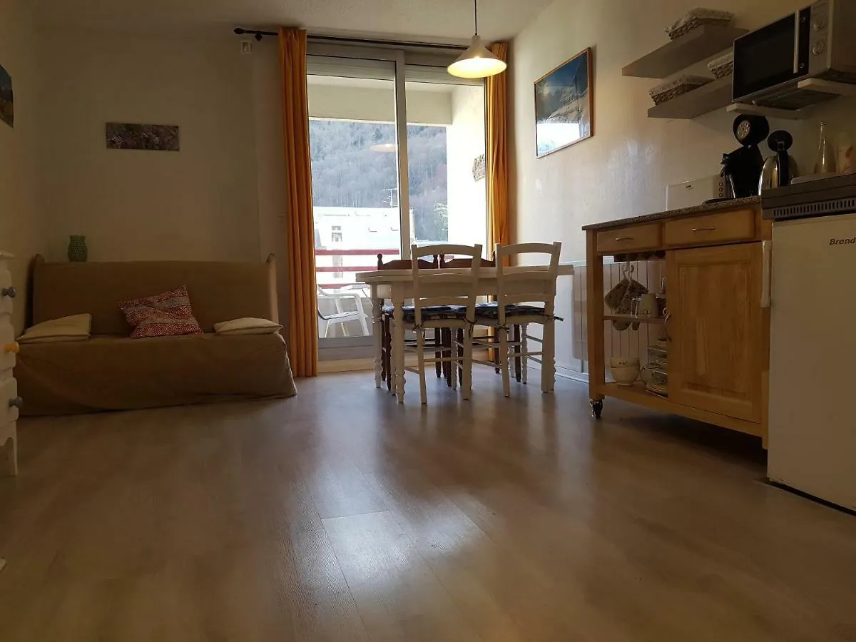 Studio Plein Centre Cauterets 0*,